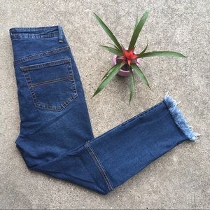 New Max Studio Edit Crop Frayed / Fringe Jeans Size 25